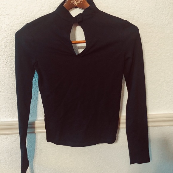 Divided Neck Strap Long Sleeve - Picture 3 of 3